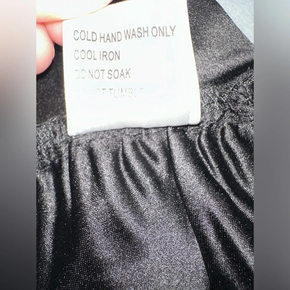 Princess Polly black cowl neck open back crop top size 6 - Picture 5 of 8
